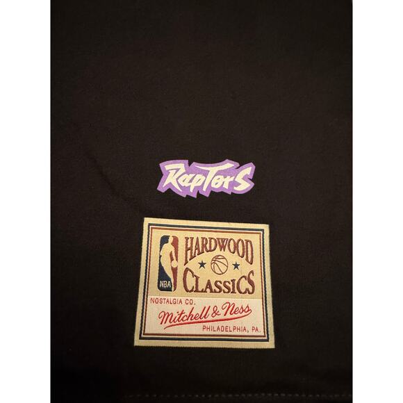 Toronto Raptors Mitchell & Ness Black Skeleton Men's T-Shirt Flaming Logo Large - Picture 6 of 6